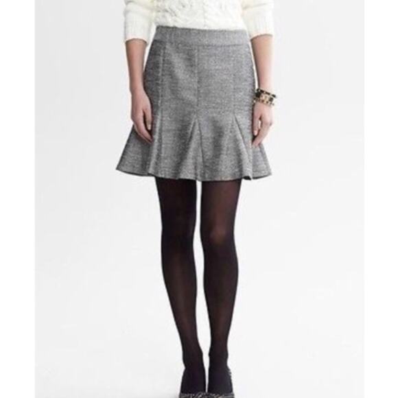Banana Republic Fluted Silver Mini Skirt Size 10 - Picture 7 of 7